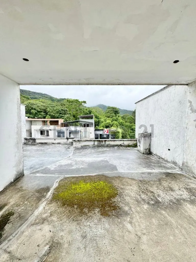 Venta Casa Colinas de Pirineos obra blanca - 5