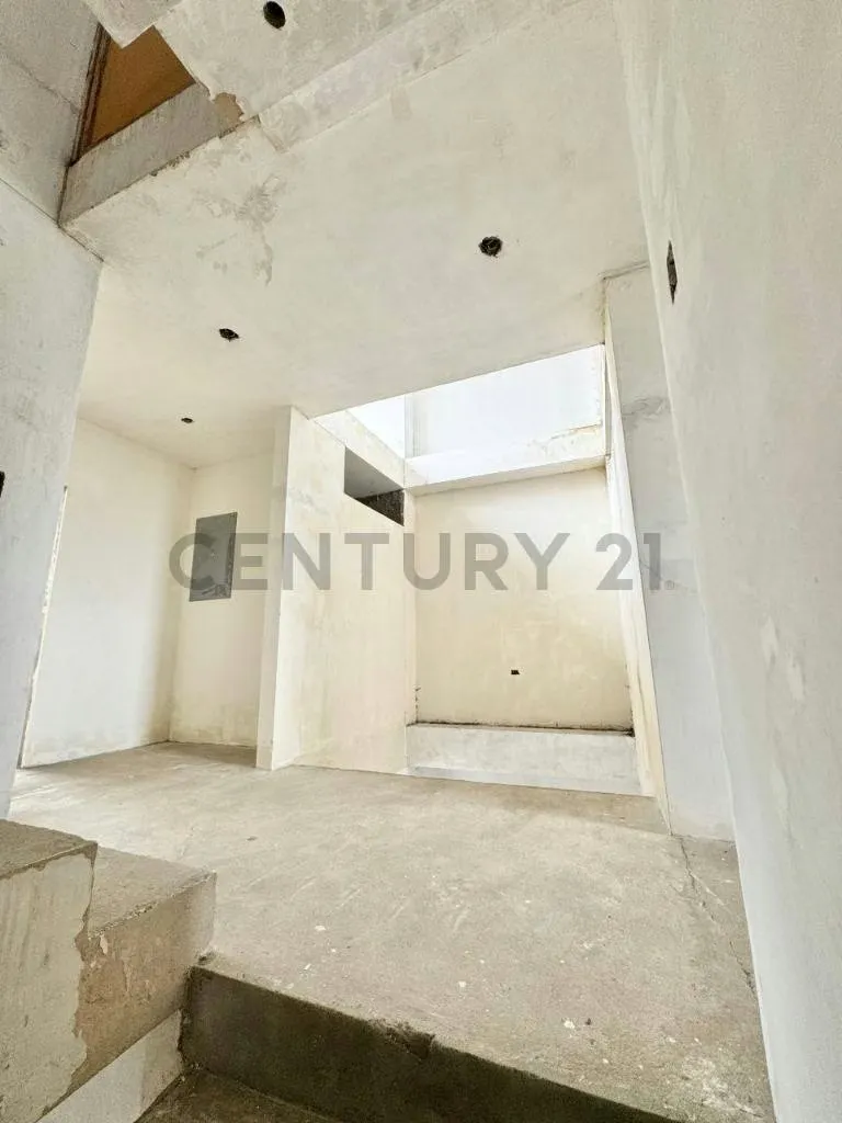 Venta Casa Colinas de Pirineos obra blanca - 10