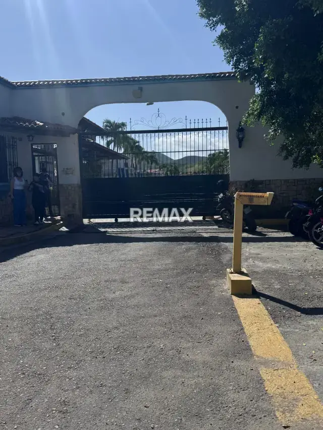 EN VENTA. CASA EN URB LA MANTUANA COUNTRY CLUB