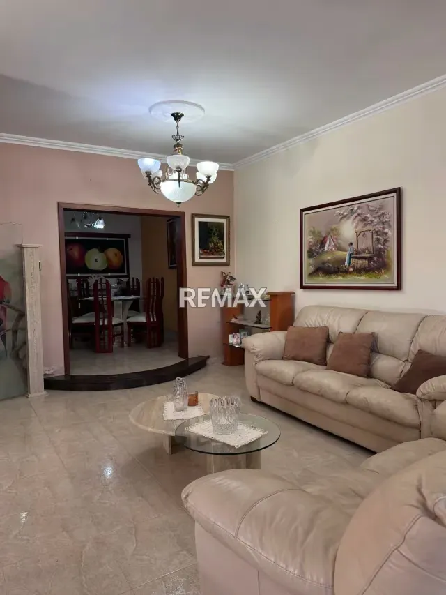 EN VENTA. CASA EN URB LA MANTUANA COUNTRY CLUB - 3