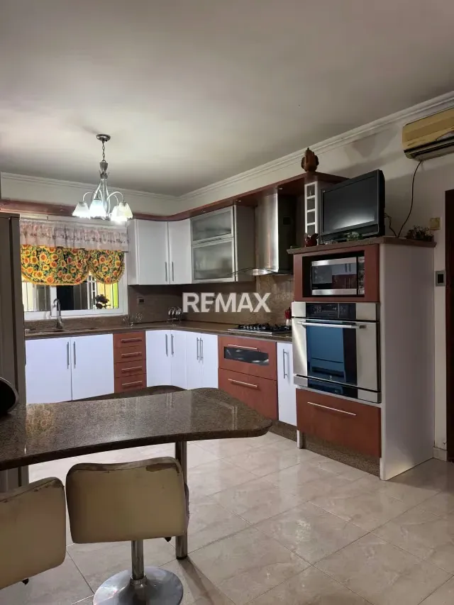 EN VENTA. CASA EN URB LA MANTUANA COUNTRY CLUB - 6
