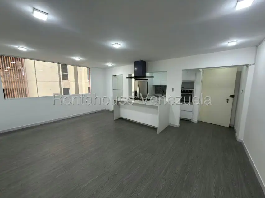 Apartamento (1 Nivel) en Venta en Los Palos Grandes, Distrito Metropolitano - 2