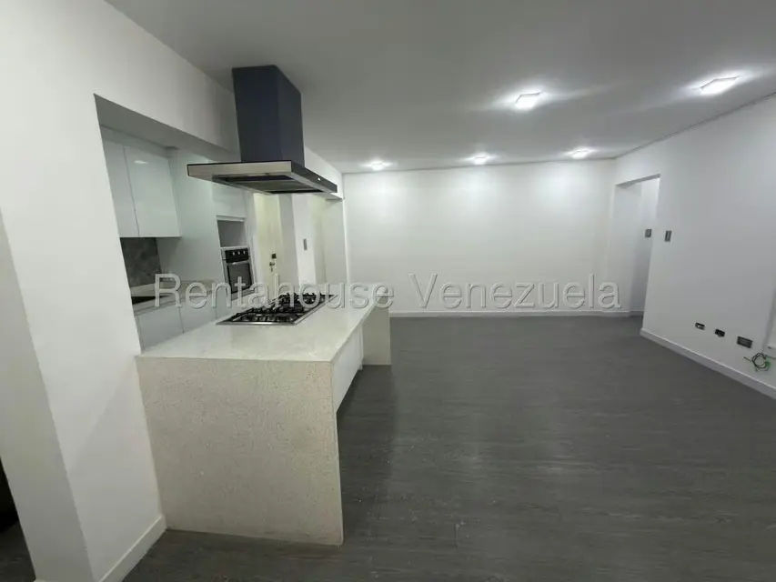 Apartamento (1 Nivel) en Venta en Los Palos Grandes, Distrito Metropolitano - 3