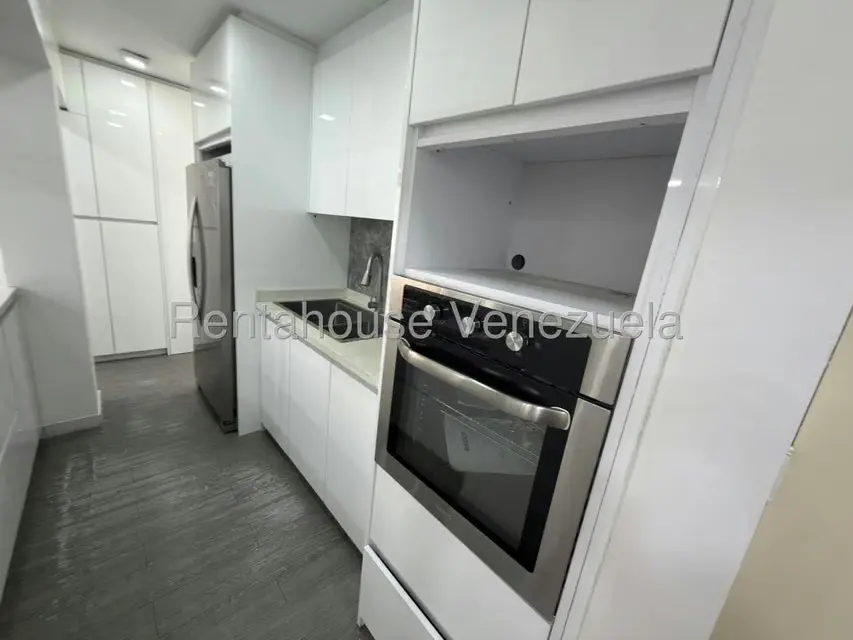 Apartamento (1 Nivel) en Venta en Los Palos Grandes, Distrito Metropolitano - 8