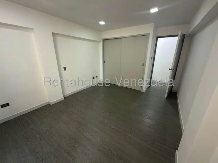 Apartamento (1 Nivel) en Venta en Los Palos Grandes, Distrito Metropolitano - 9