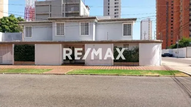 ALQUILA. CASA COMERCIAL O RESIDENCIAL CALLE 76 CON AV 3F.