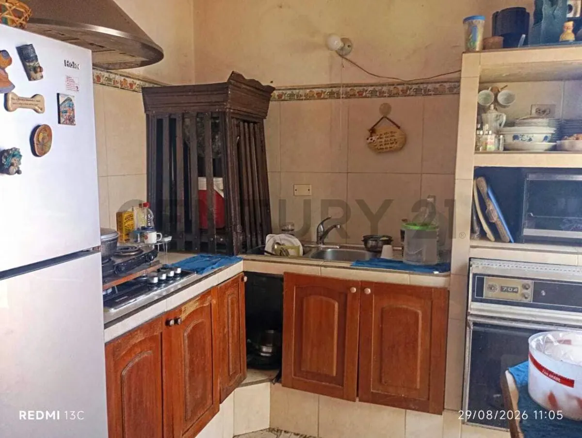 Casa Familiar con Piscina y Gran Reserva de Agua en Conjunto Privado, Porlamar - 3