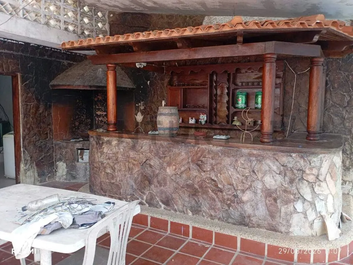 Casa Familiar con Piscina y Gran Reserva de Agua en Conjunto Privado, Porlamar - 9