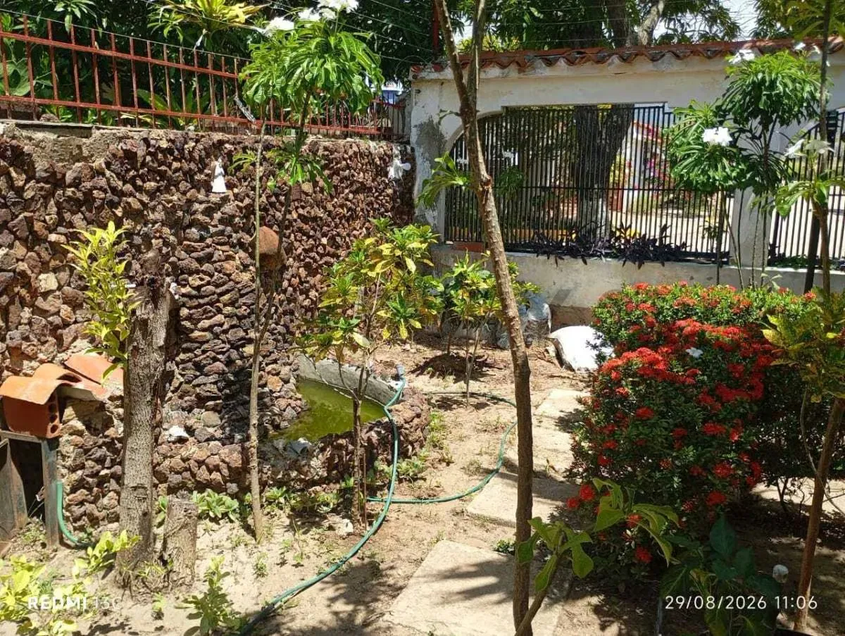 Casa Familiar con Piscina y Gran Reserva de Agua en Conjunto Privado, Porlamar - 10