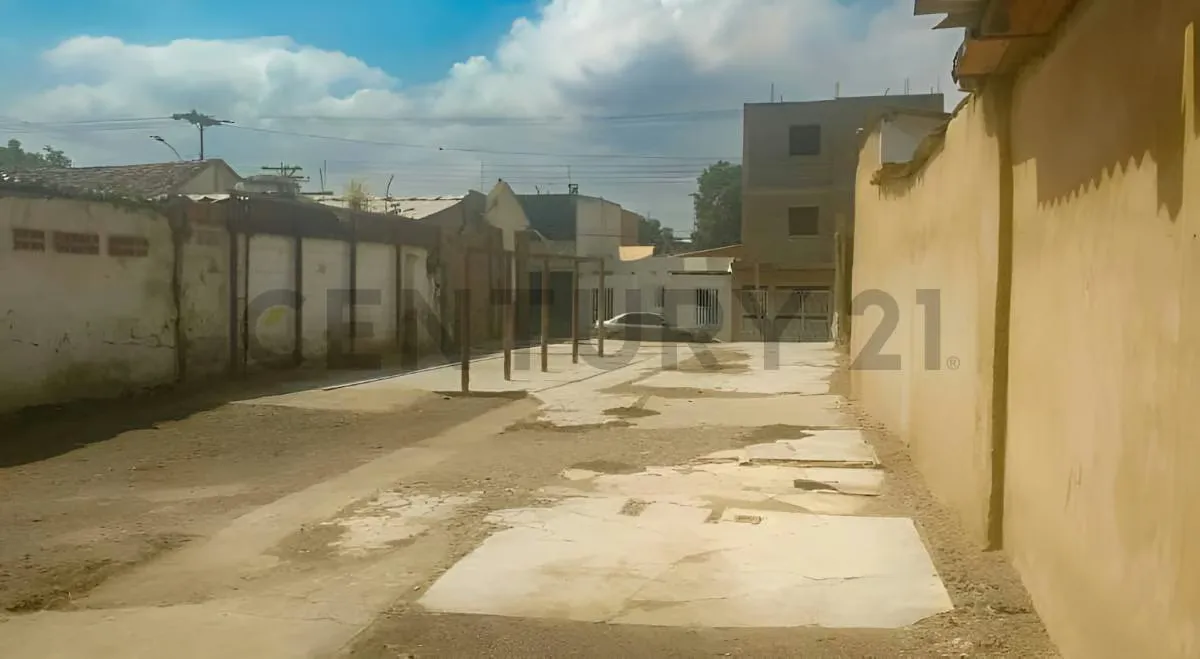 TERRENO EN EL CORAZON COMERCIAL DE BARCELONA - 3