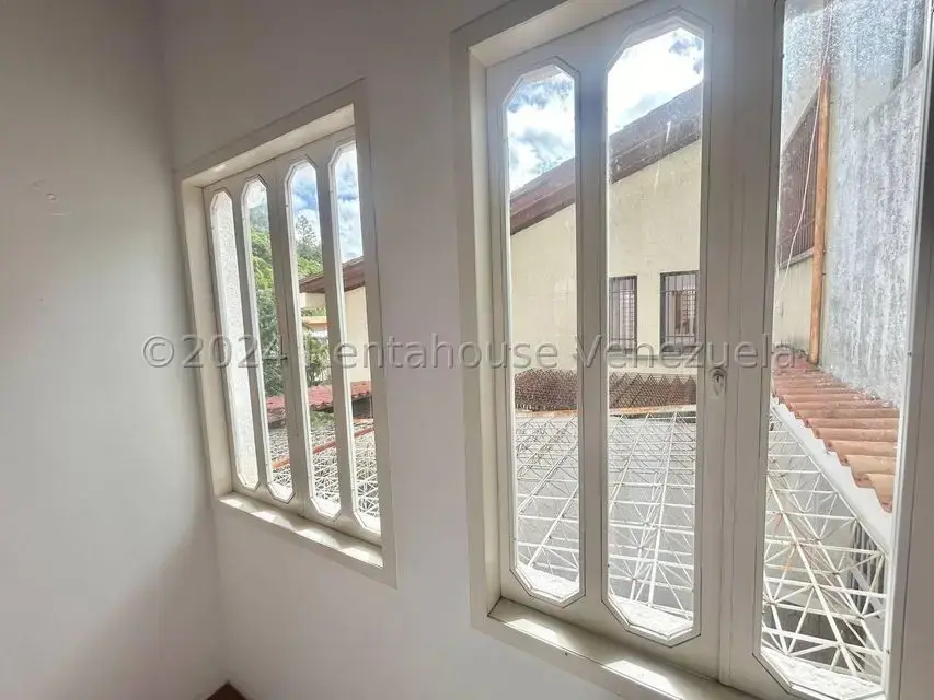Casa (Multipes Niveles) en Venta en Prados del Este, Distrito Metropolitano - 28