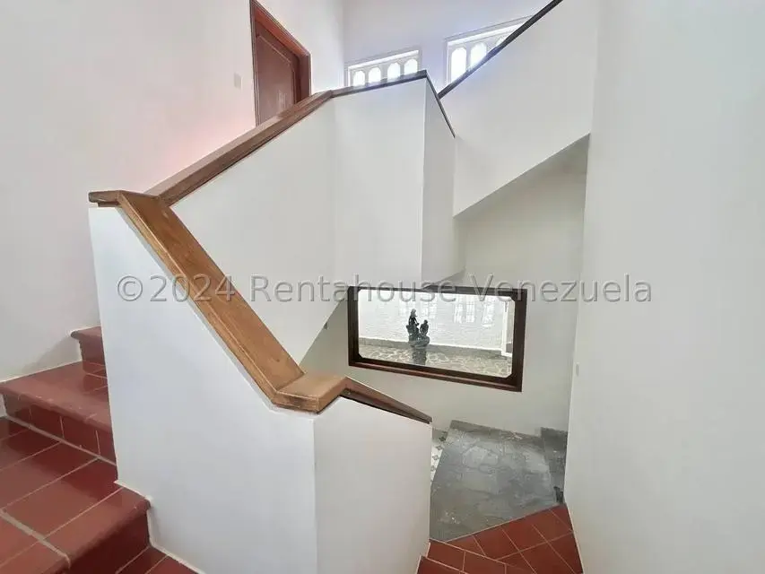 Casa (Multipes Niveles) en Venta en Prados del Este, Distrito Metropolitano - 40
