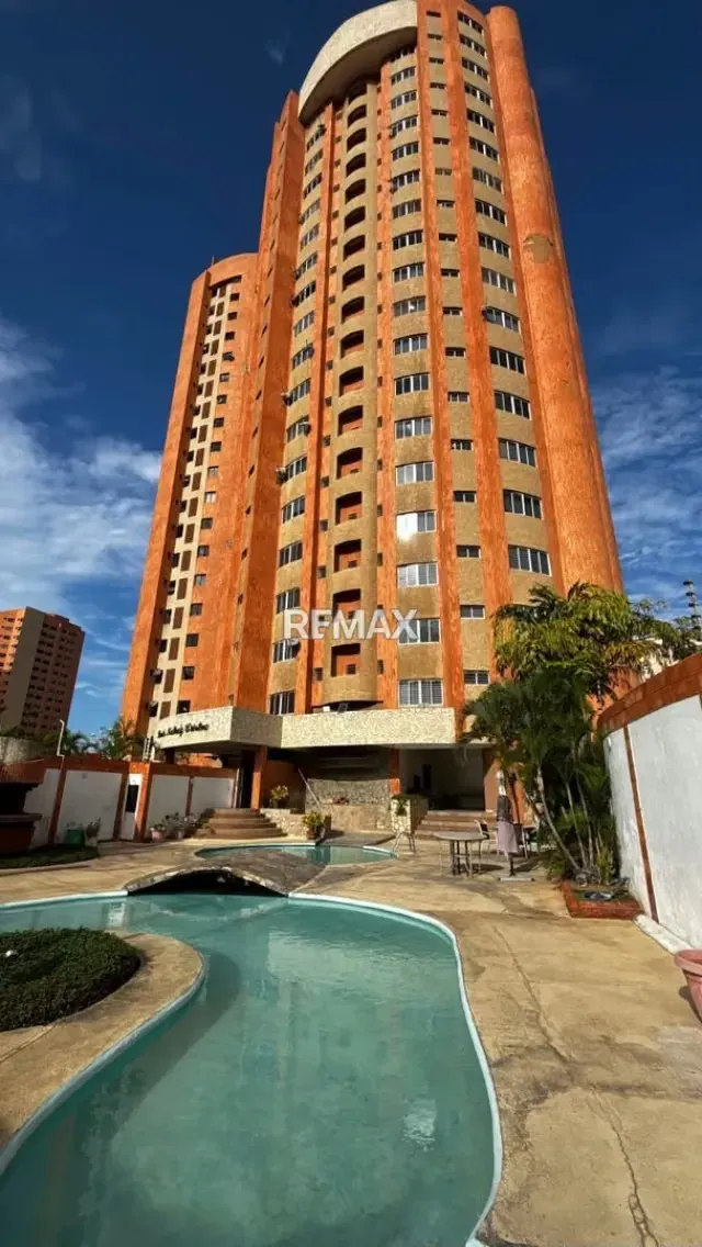 RESIDENCIAS NATHALY CRISTINA* Av. Bella Vista con Av. Universidad