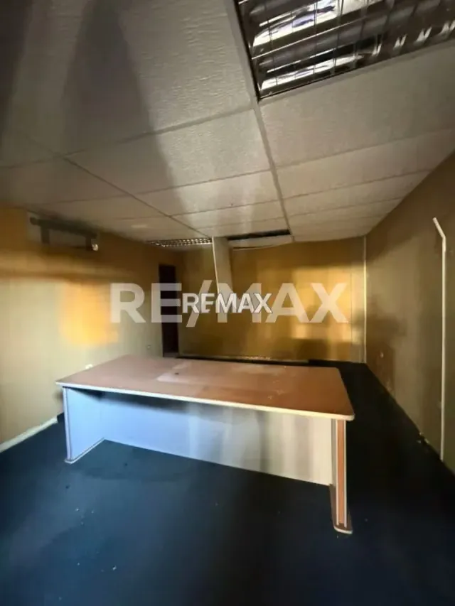 Galpón en venta Av. El milagro - 12