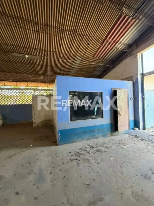 Galpón en venta Av. El milagro - 13