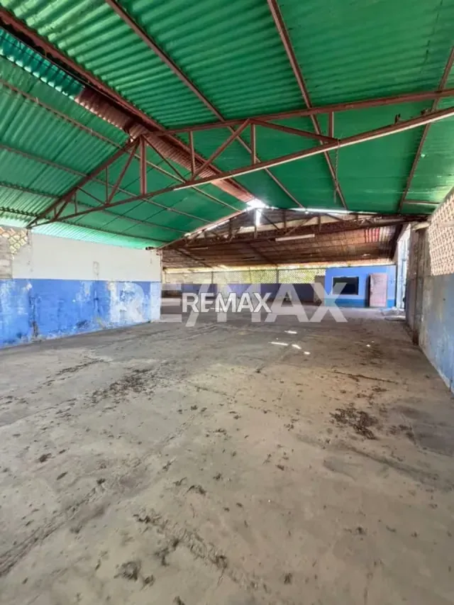 Galpón en venta Av. El milagro - 15