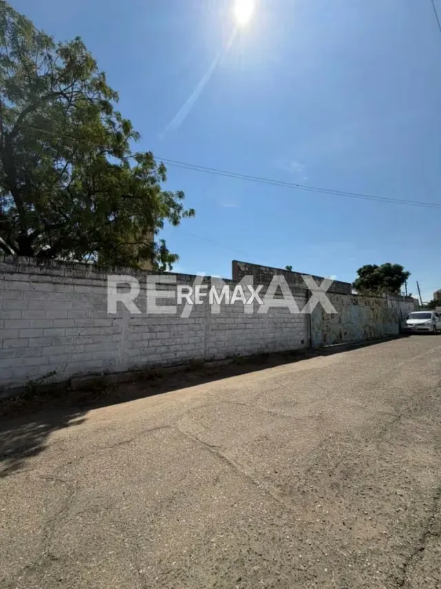 Galpón en venta Av. El milagro - 2