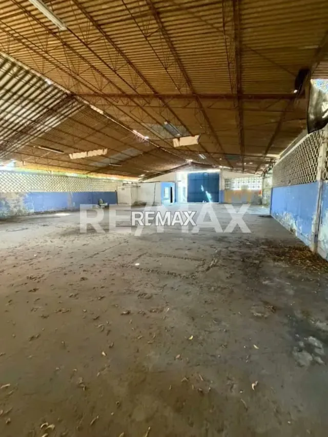 Galpón en venta Av. El milagro - 4