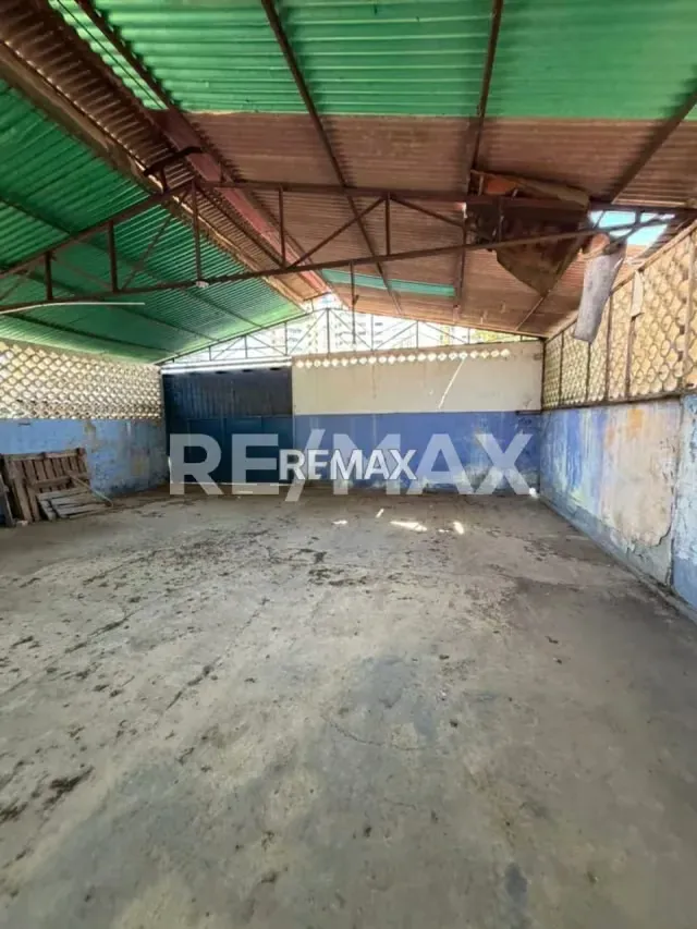 Galpón en venta Av. El milagro - 6