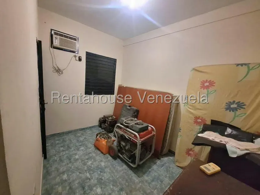 Casa (1 Nivel) en Venta en Zona Oeste, Lara - 32