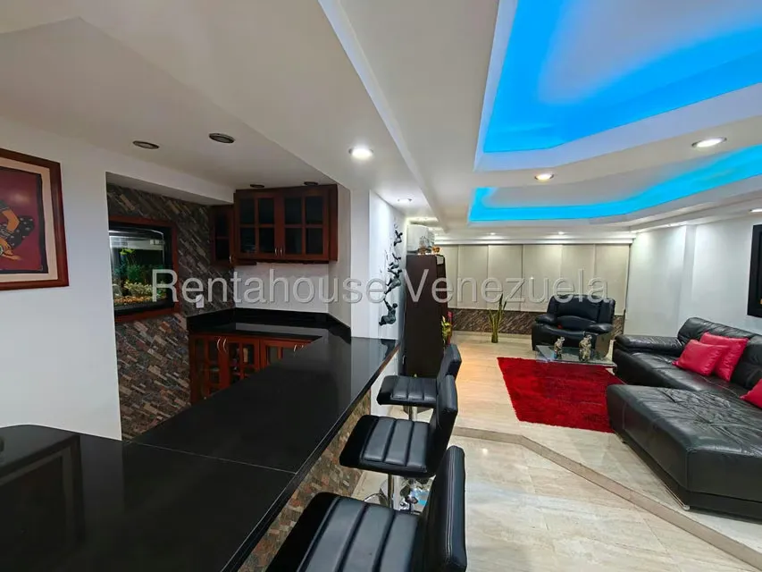 Apartamento (1 Nivel) en Alquiler en Lomas de Prados del Este, Distrito Metropolitano - 4