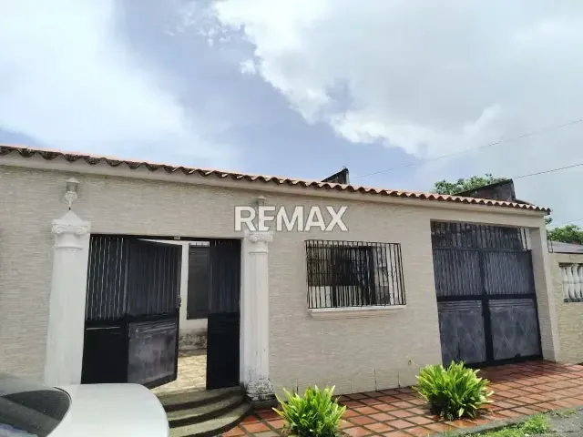 VENTA CASA UBICACION PRIVILEGIADA EN CAUCAGUA. DE OPORTUNIDAD - 3