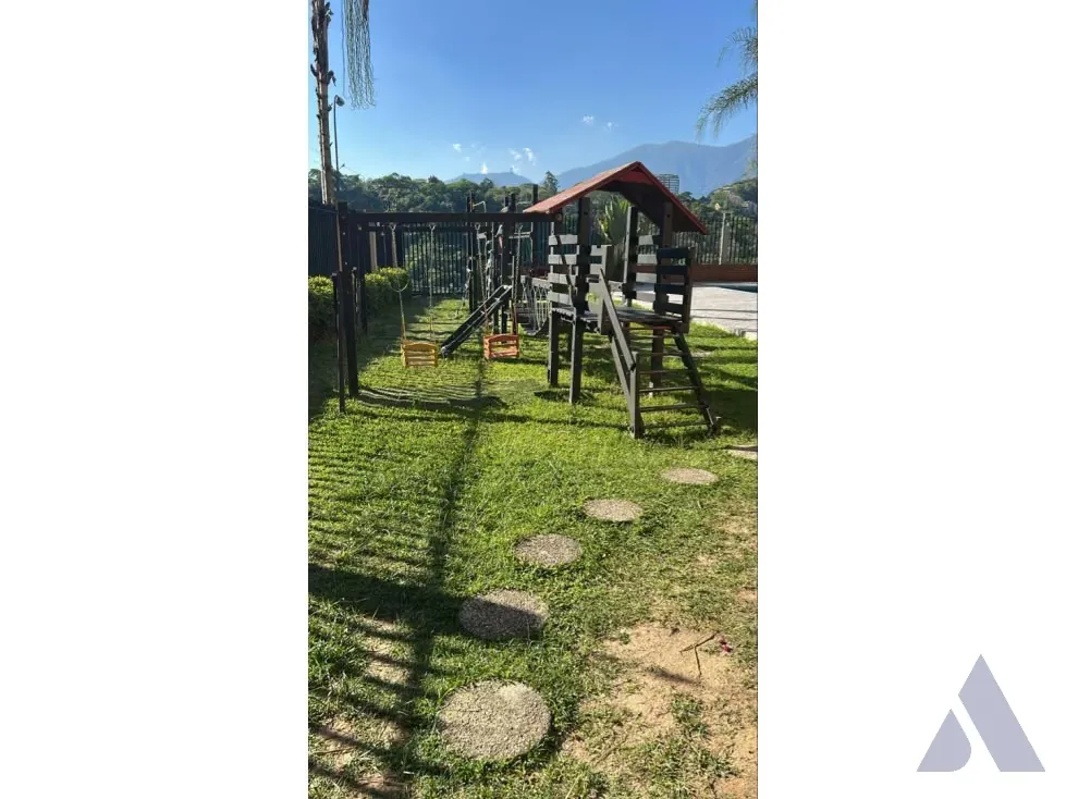 Vendo PH triplex 450m2 Los Samanes 6422 - 17
