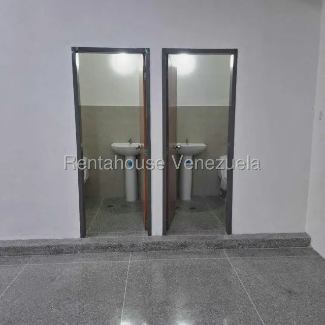 Local Comercial en Alquiler en Parroquia La Candelaria, Distrito Metropolitano - 13