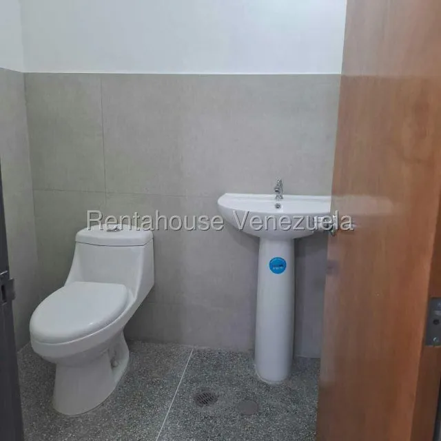 Local Comercial en Alquiler en Parroquia La Candelaria, Distrito Metropolitano - 15
