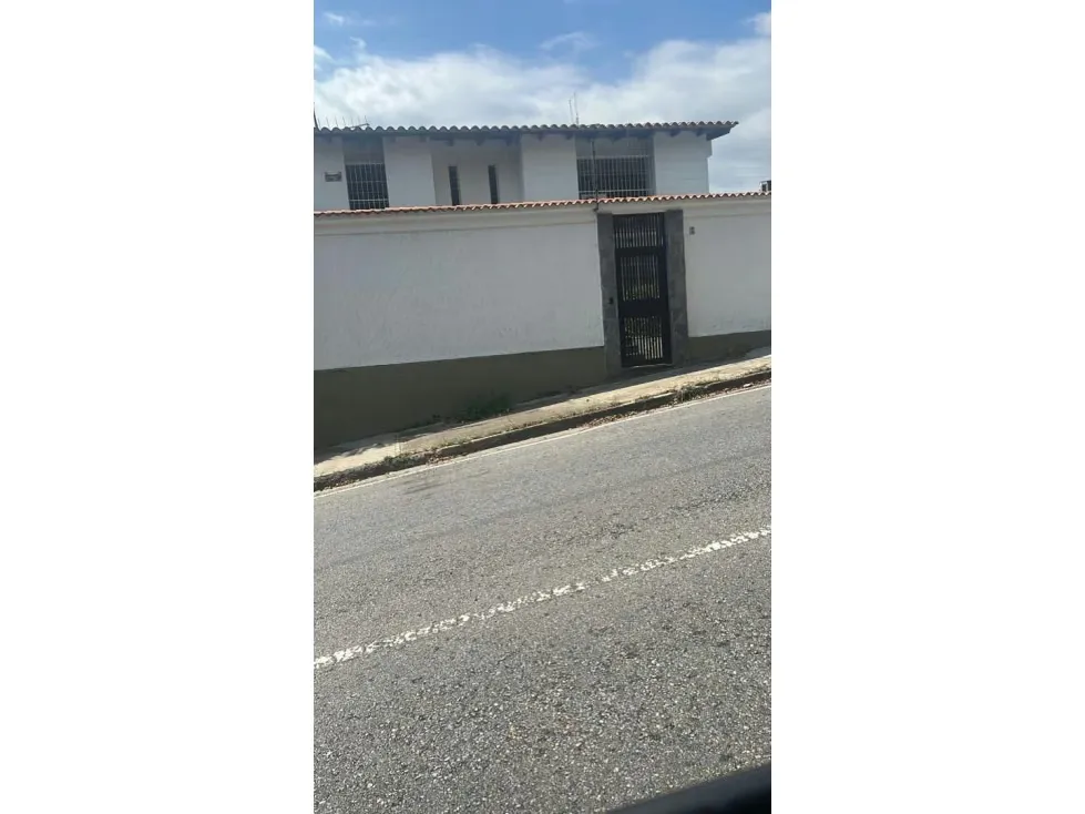 Vendo casa 345m2 3h/5b/5p La Alameda 9380