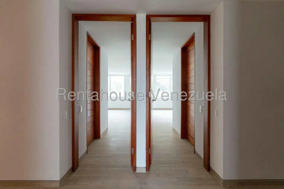 Apartamento (1 Nivel) en Venta en Los Chorros, Distrito Metropolitano - 23