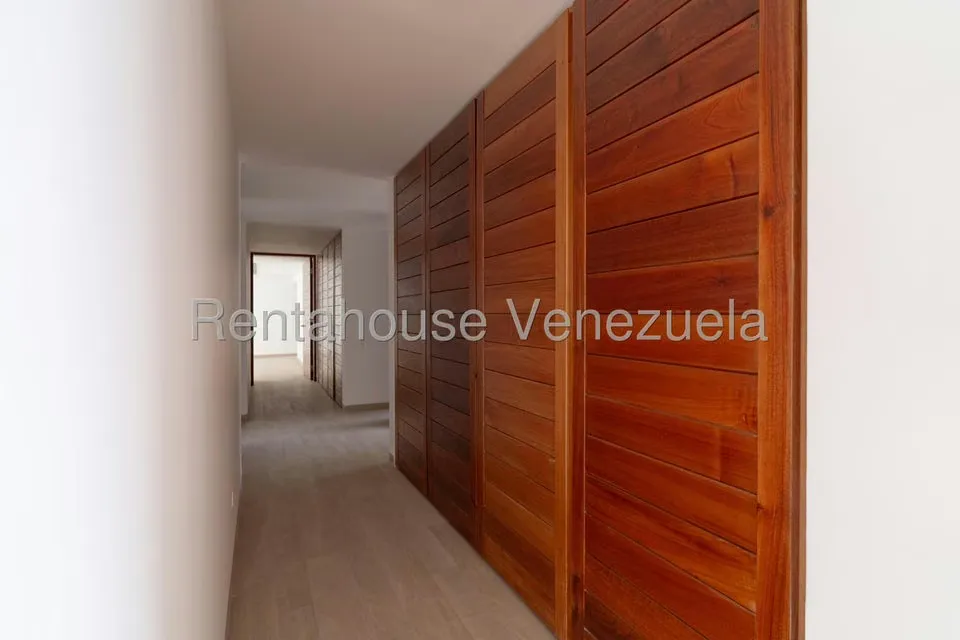 Apartamento (1 Nivel) en Venta en Los Chorros, Distrito Metropolitano - 24