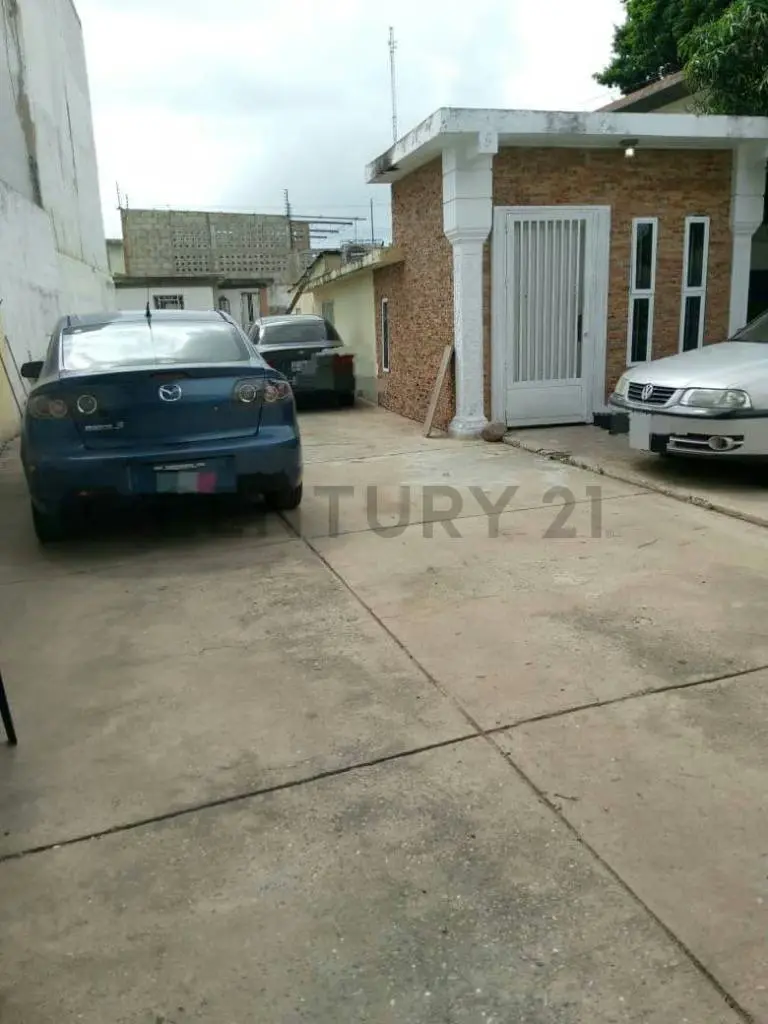 Vende casa con 10 Habitaciones independientes con fines de lucro - 3