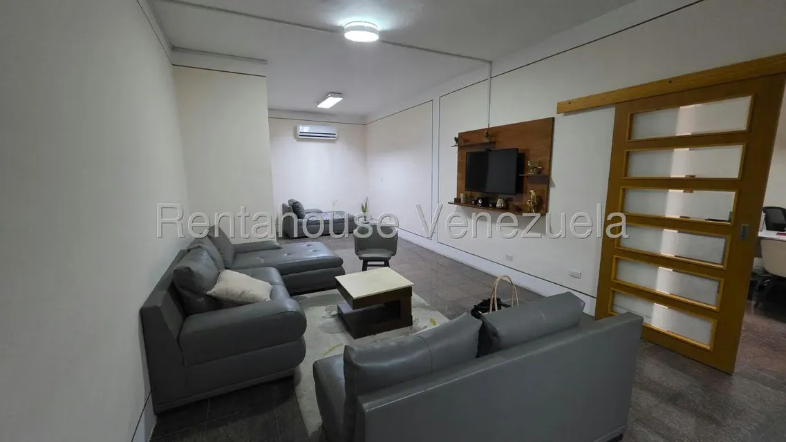 Local Comercial en Alquiler en Zona Este, Lara - 11