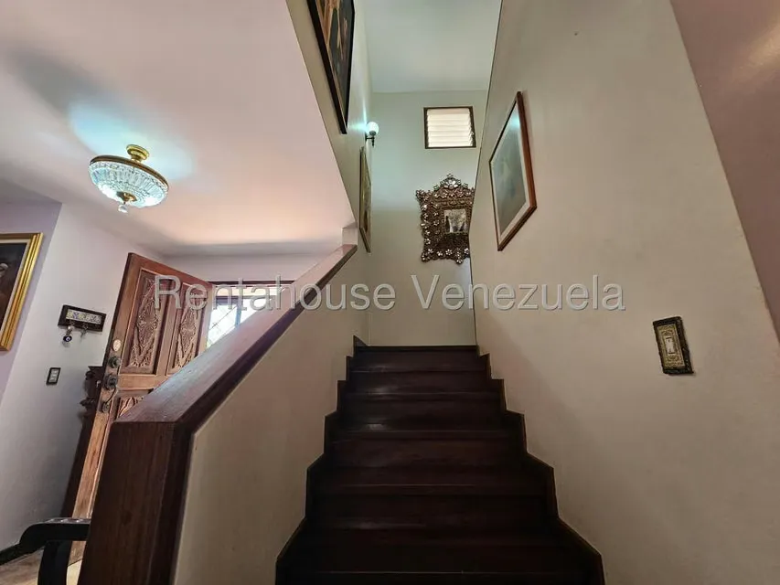 Casa (Multipes Niveles) en Venta en Colinas de Santa Monica, Distrito Metropolitano - 50