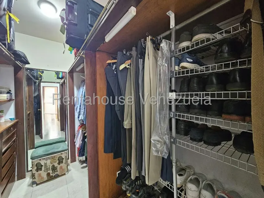 Casa (Multipes Niveles) en Venta en Colinas de Santa Monica, Distrito Metropolitano - 59