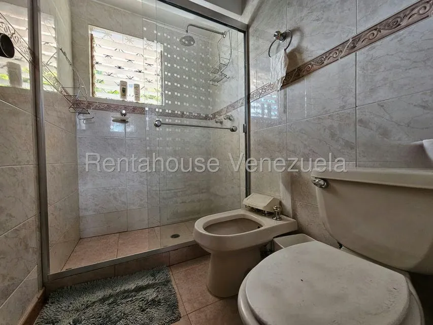 Casa (Multipes Niveles) en Venta en Colinas de Santa Monica, Distrito Metropolitano - 65