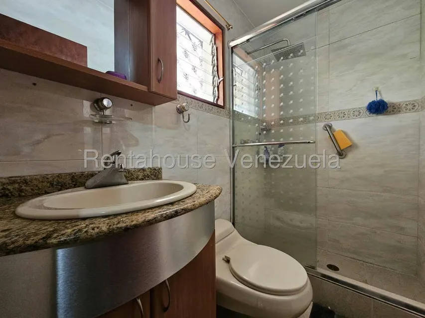 Casa (Multipes Niveles) en Venta en Colinas de Santa Monica, Distrito Metropolitano - 67