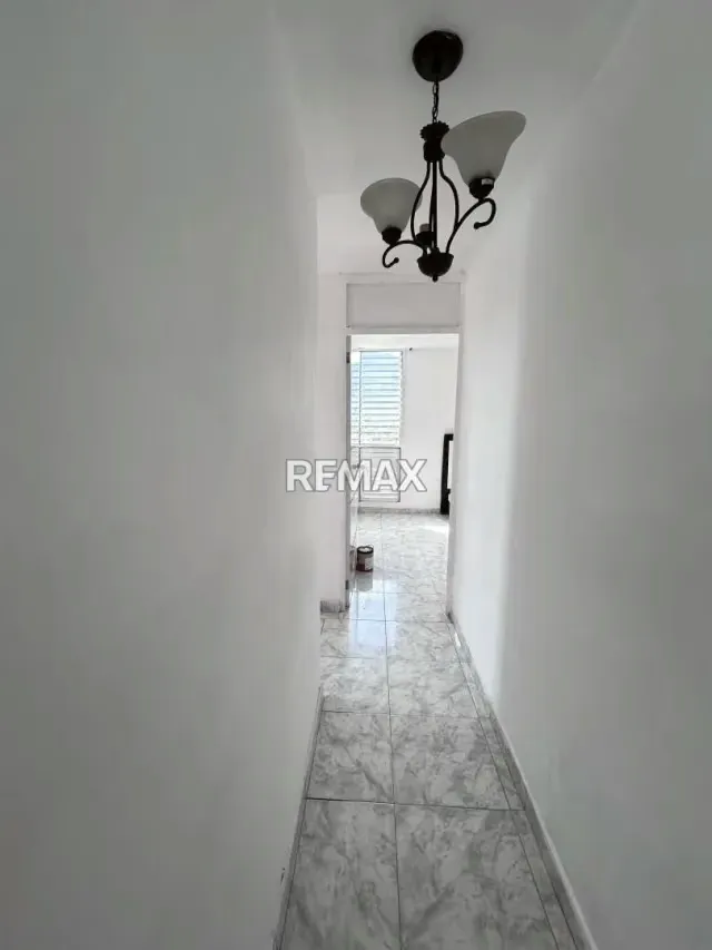 Apartamento semi amoblado en alquiler con planta 50 % en naguanagua - 11