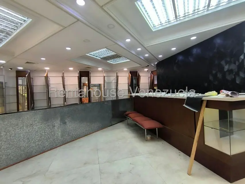 Local Comercial en Venta en Avenida Delicias Norte, Zulia - 13
