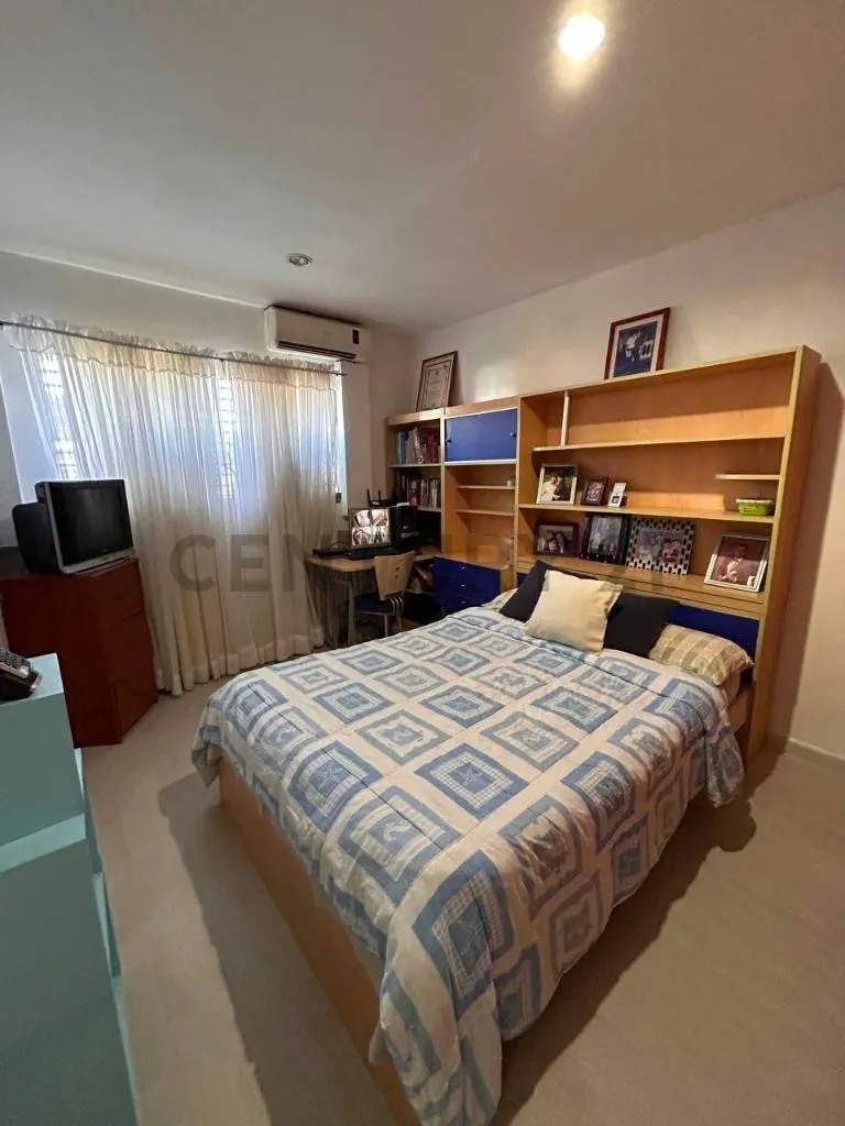 Rd - Venta de moderna pensión - Casa Comercial - 11