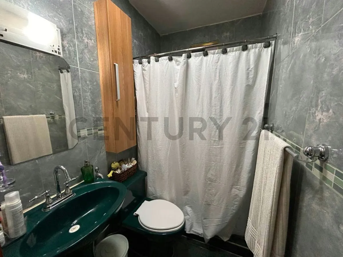 Rd - Venta de moderna pensión - Casa Comercial - 15