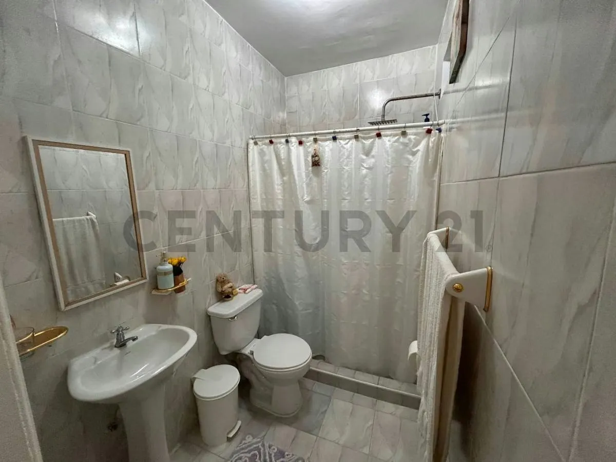 Rd - Venta de moderna pensión - Casa Comercial - 16