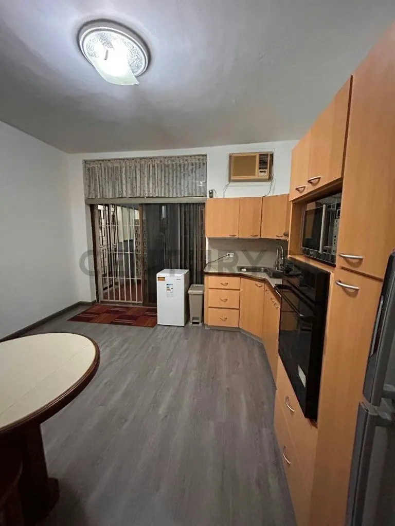 Rd - Venta de moderna pensión - Casa Comercial - 17