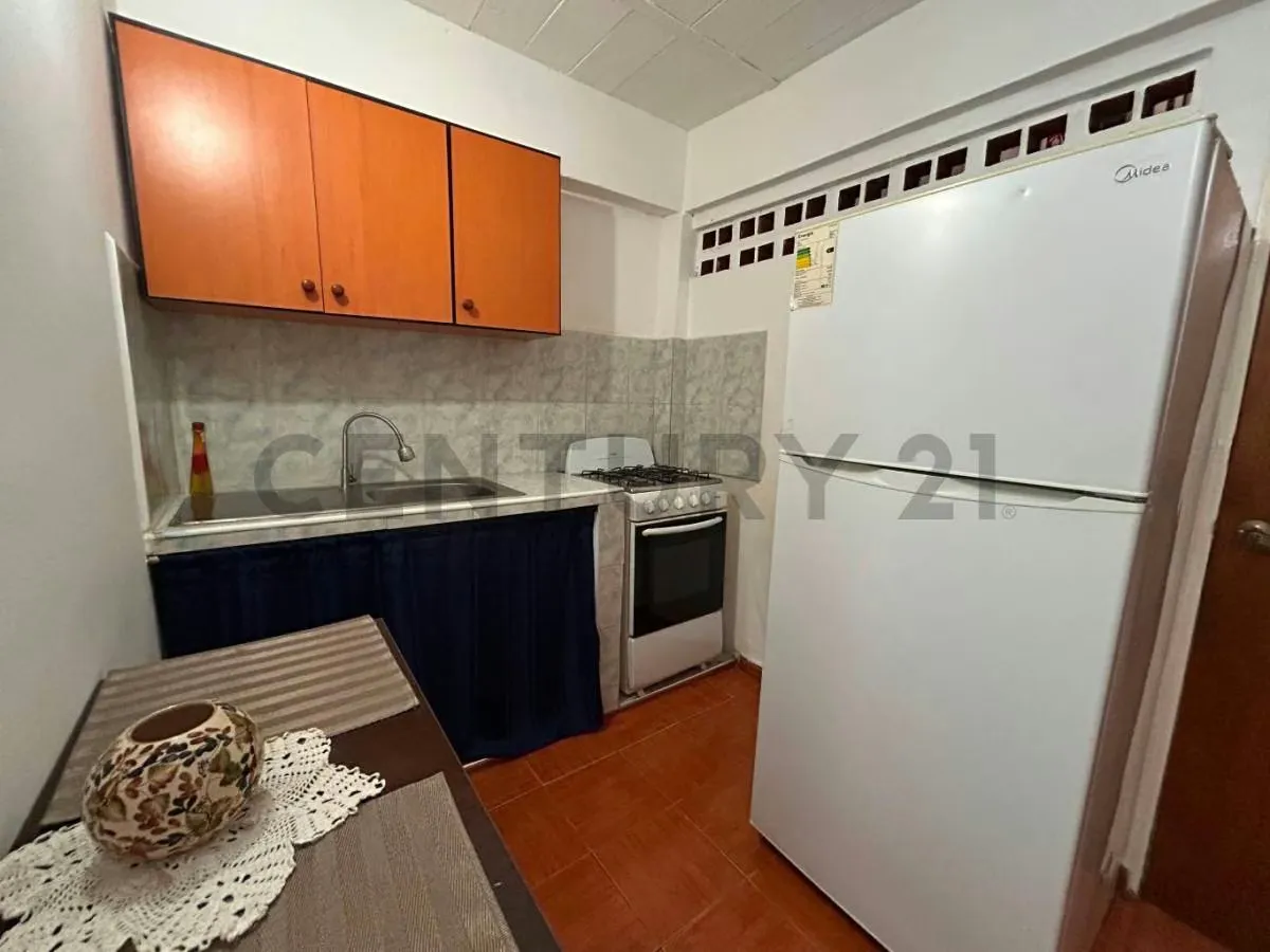 Rd - Venta de moderna pensión - Casa Comercial - 19