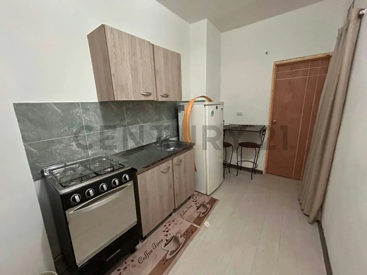 Rd - Venta de moderna pensión - Casa Comercial - 22