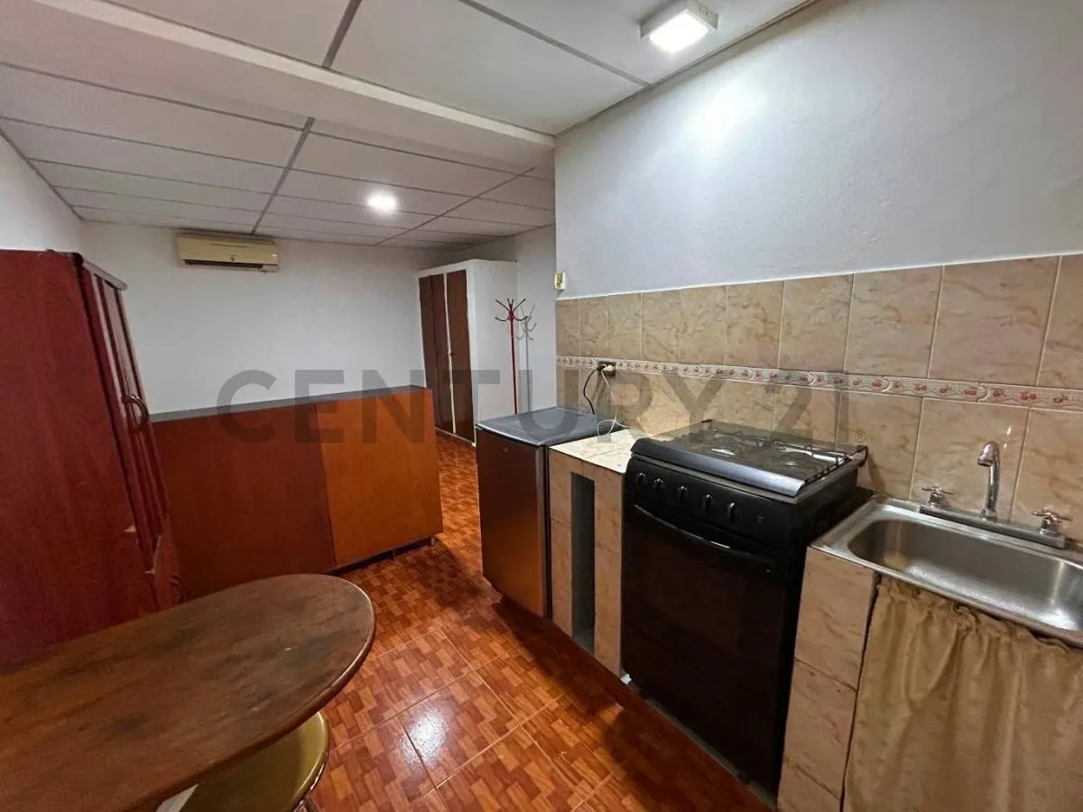 Rd - Venta de moderna pensión - Casa Comercial - 27