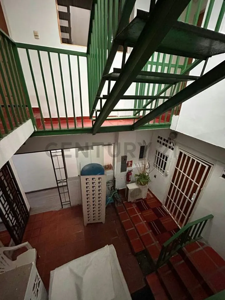 Rd - Venta de moderna pensión - Casa Comercial - 34