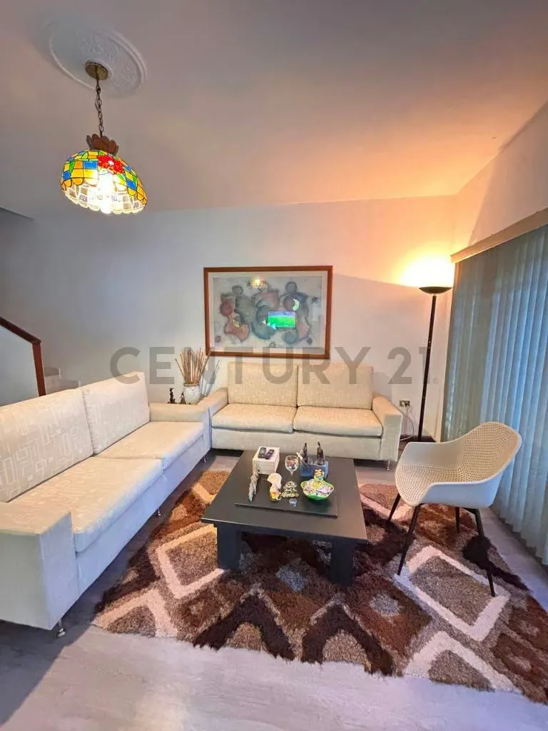 Rd - Venta de moderna pensión - Casa Comercial - 4