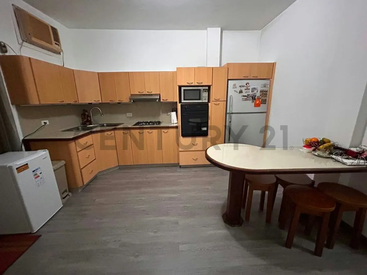Rd - Venta de moderna pensión - Casa Comercial - 8